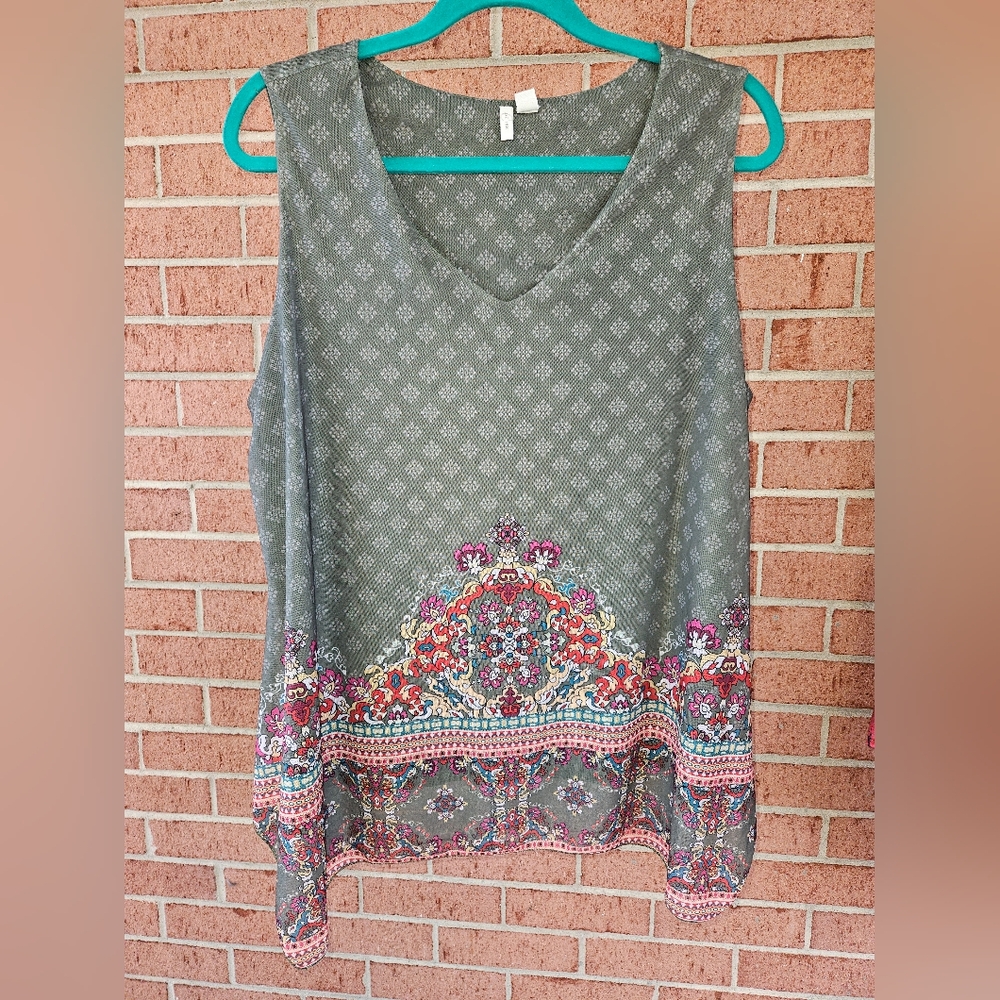 EST. 1846 sleeveless top. Green/multicolored. XL